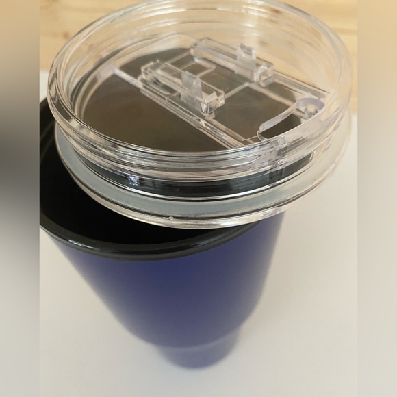 FedEx Logistics 30 oz Tumbler BPA-Free Purple Lightweight Cup with Screw-On Lid - Picture 9 of 9